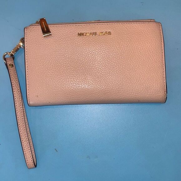 MK Michael Kors pink pebbled leather wallet/wristlet purse - Picture 1 of 8